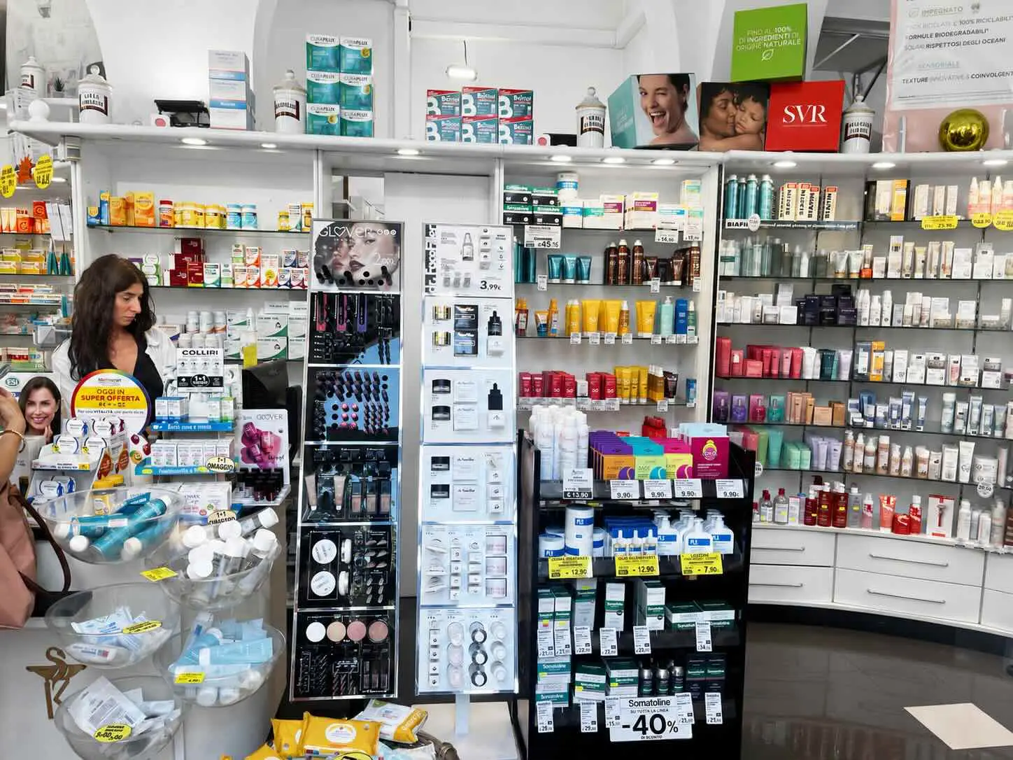 Il banco della Farmacia Altesi